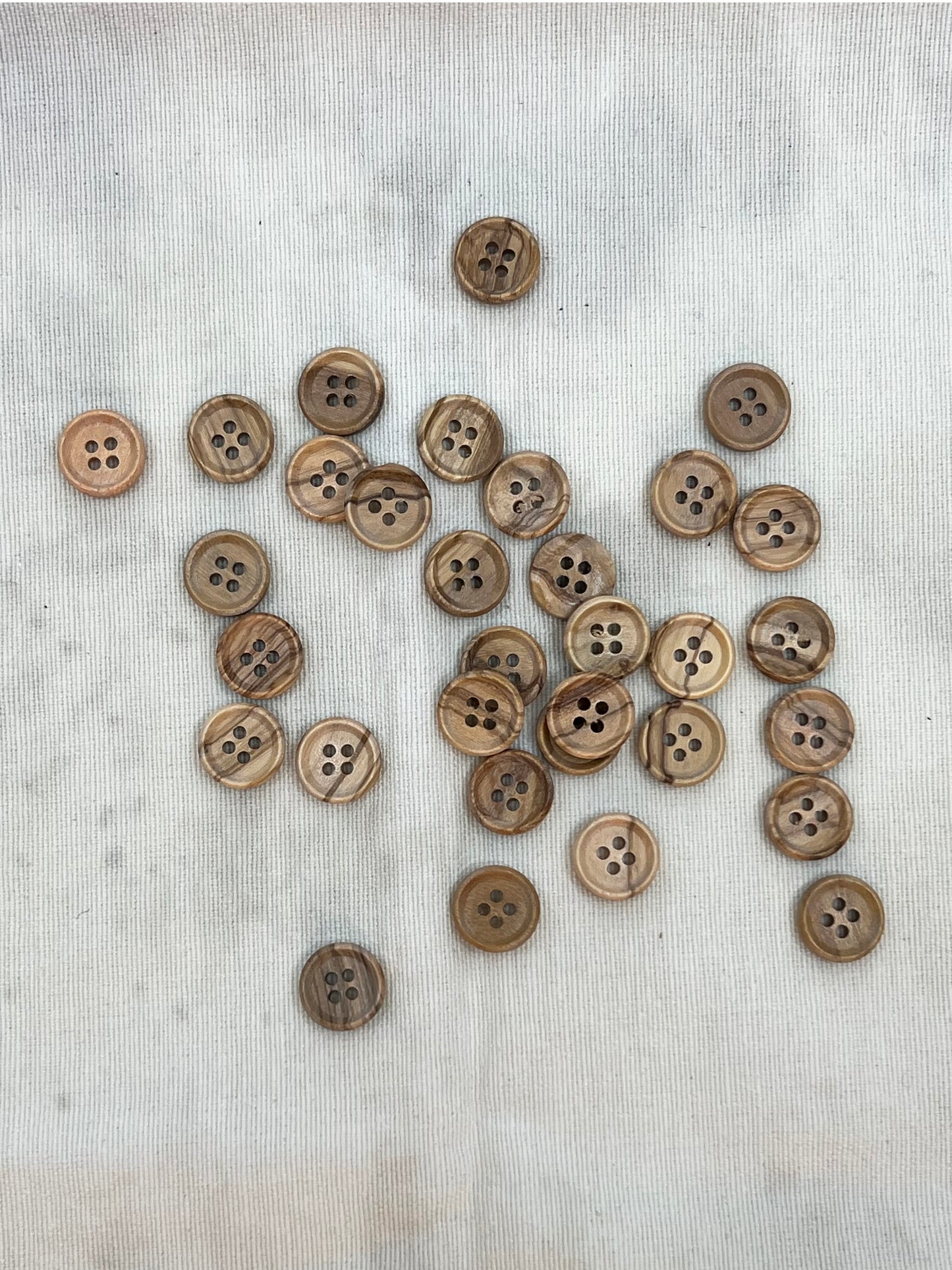 12 mm - ólífuviður - 4 göt