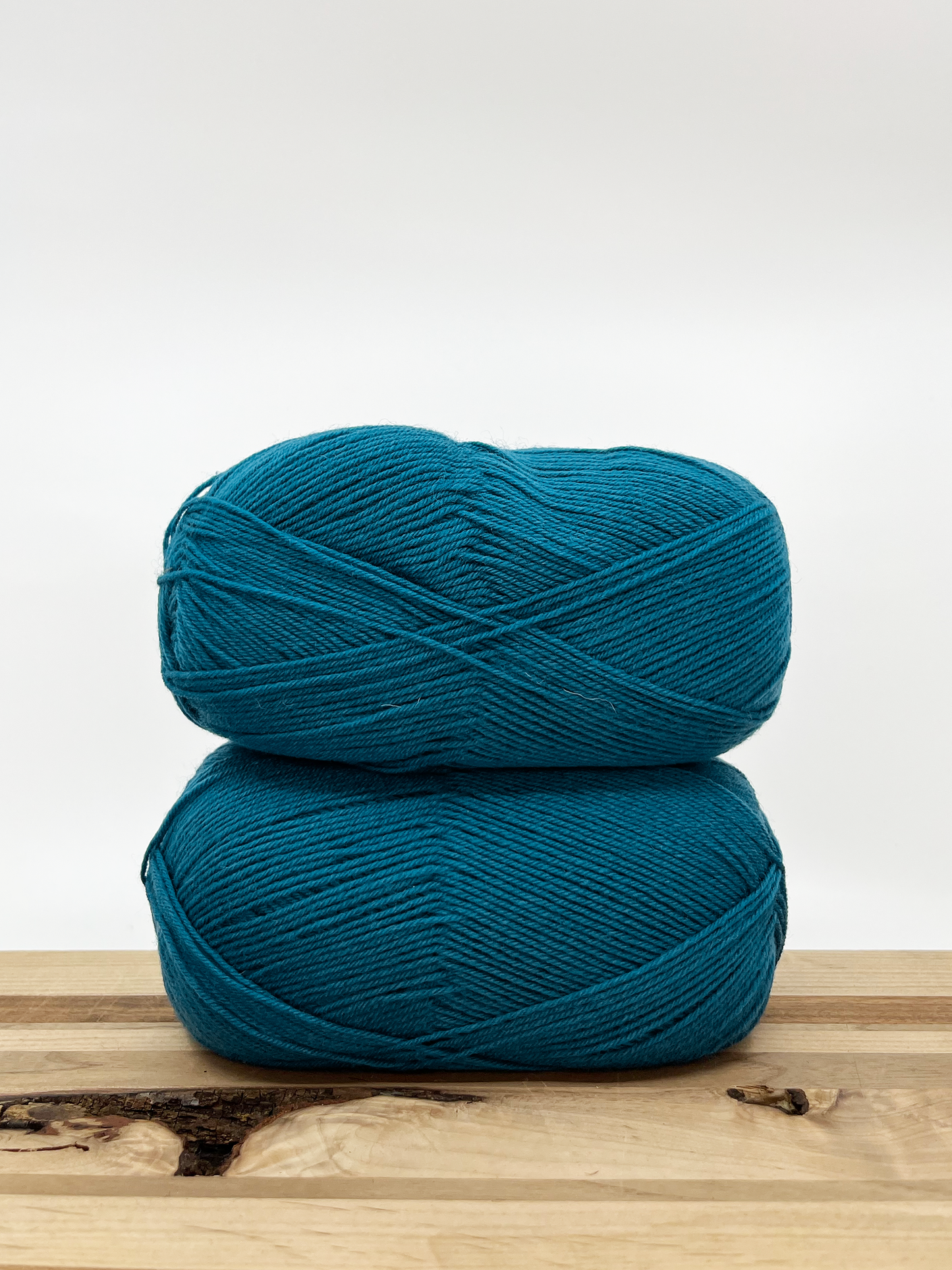 9934 - blue-green