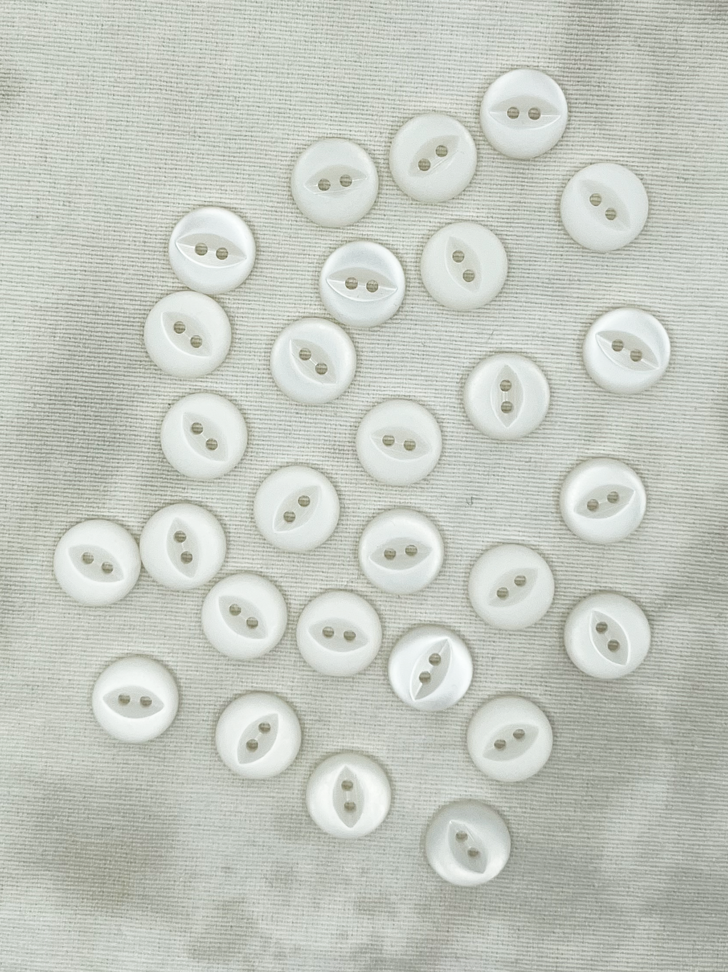 15 mm - Plasttölur - 2 göt
