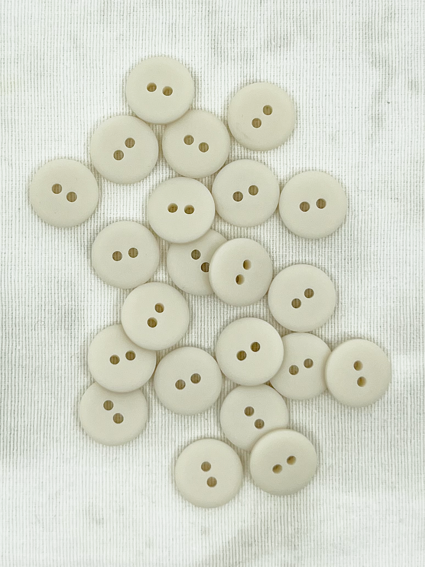 15 mm - Plasttölur - 2 göt