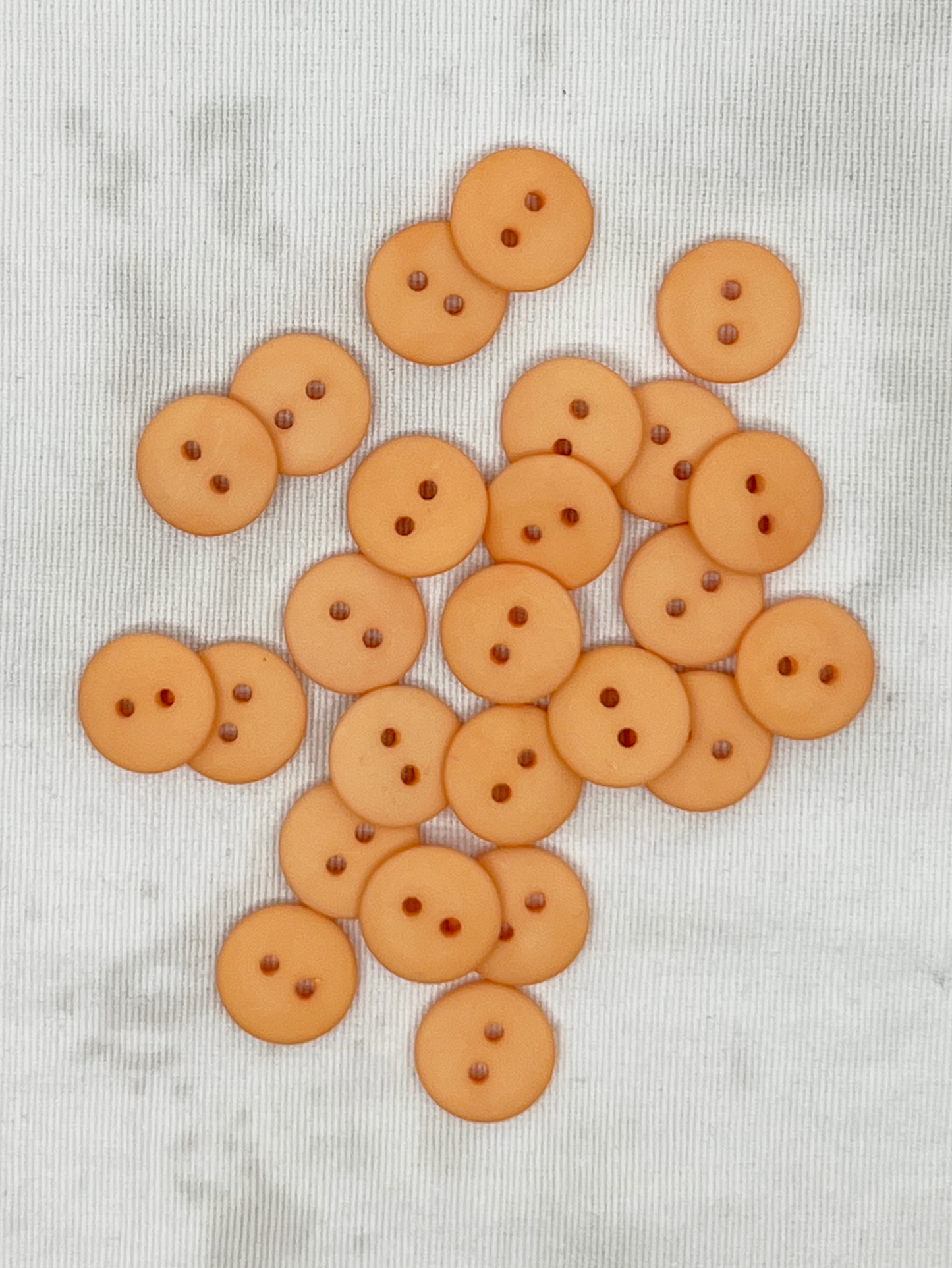 15 mm - Plasttölur - 2 göt