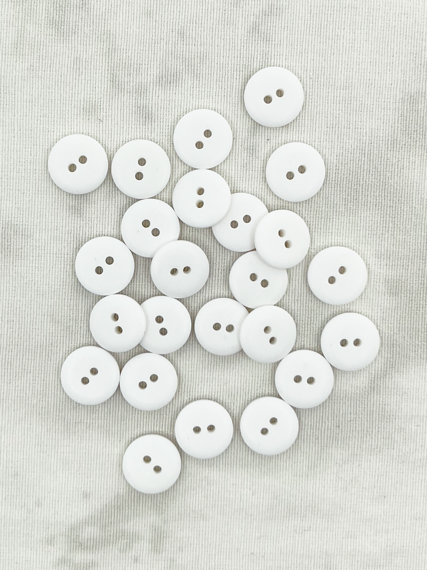15 mm - Plasttölur - 2 göt