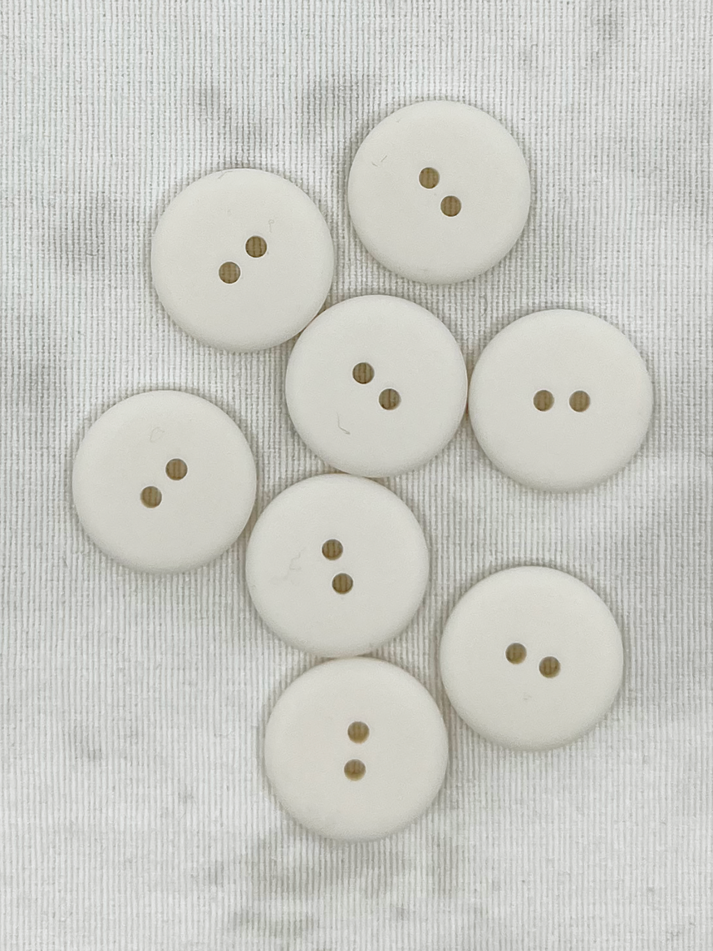 22 mm - Plasttölur - 2 göt