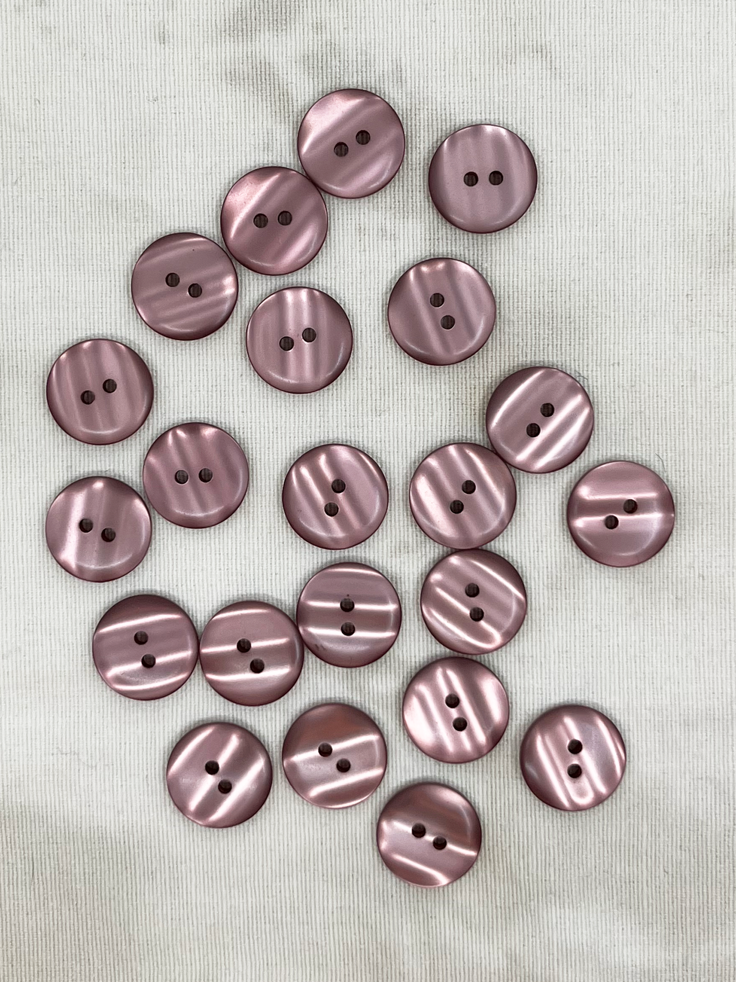 18 mm - Plasttölur - 2 göt