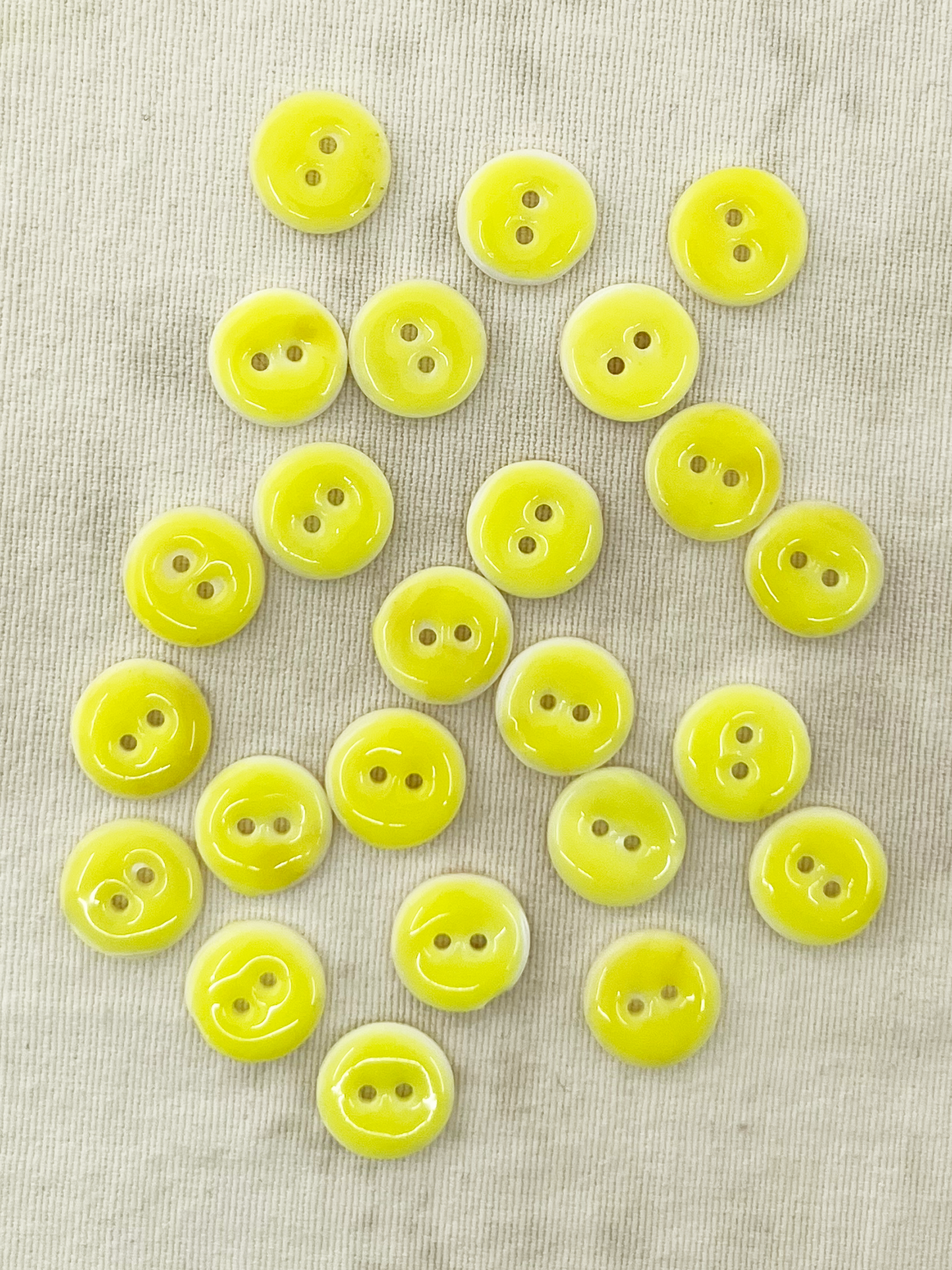 15 mm - skeljatölur - 2 göt