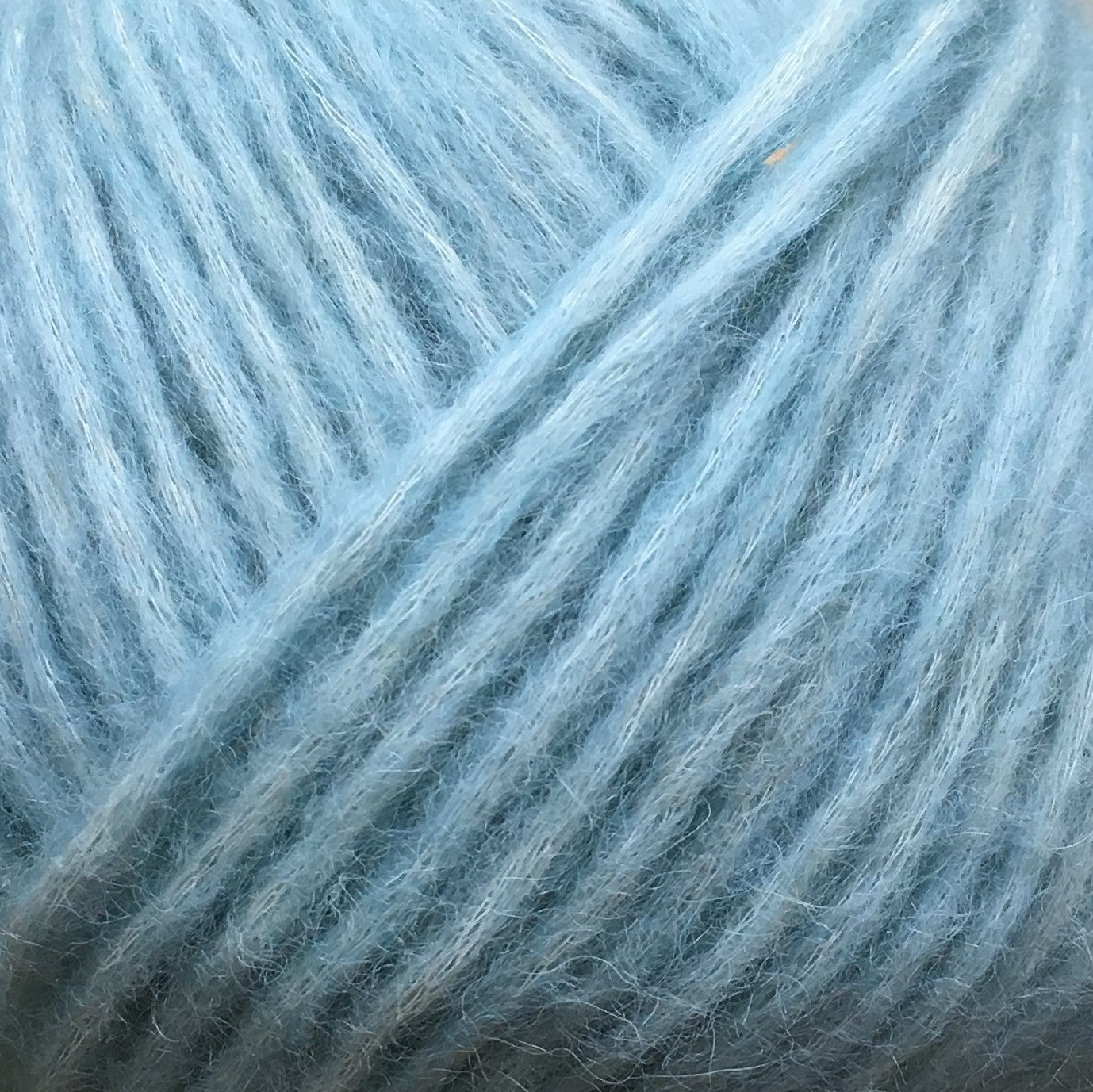 7359 - LYSEBLÅ
